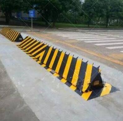 翻板路障機 翻板路障機