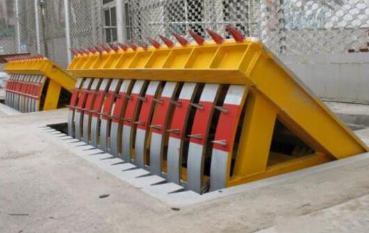 液壓翻板路障機 液壓翻板路障機