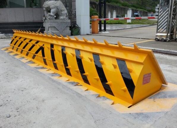 液壓翻板路障機(jī) 液壓翻板路障機(jī)