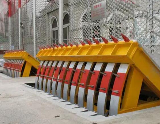 路障機(jī) 路障機(jī)