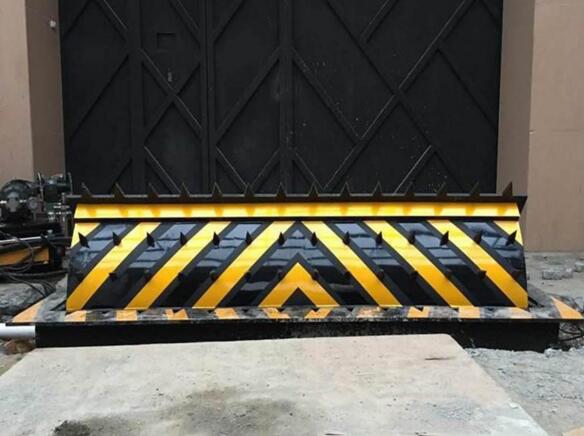 翻板路障機 翻板路障機